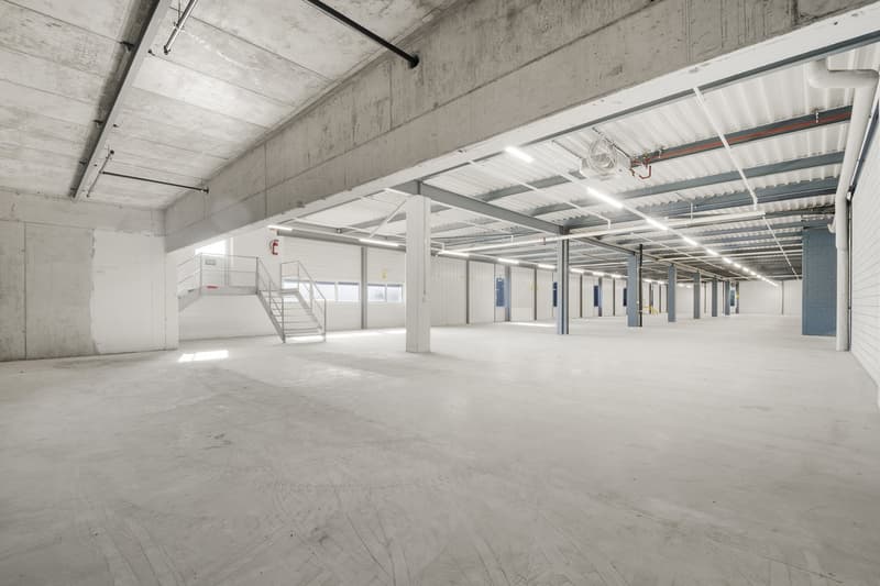 Efficient logistics hub with complete infrastructure – spaces from 420 to 2,300 m² (10)
