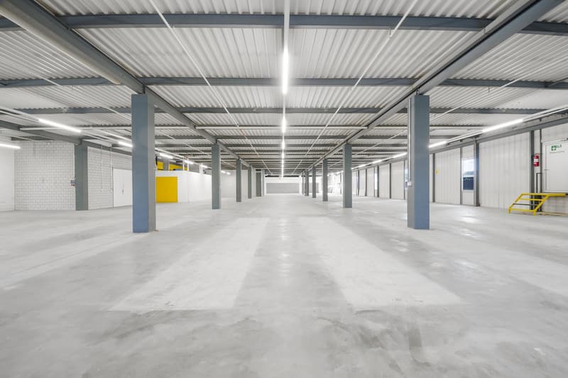 Efficient logistics hub with complete infrastructure – spaces from 420 to 2,300 m² (7)