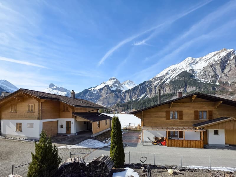 Charmantes 4-Zimmer-Chalet in ruhiger Lage von Kandersteg (26)