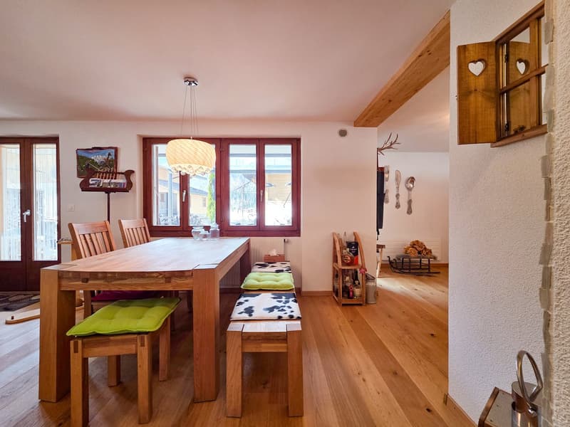 Charmantes 4-Zimmer-Chalet in ruhiger Lage von Kandersteg (4)