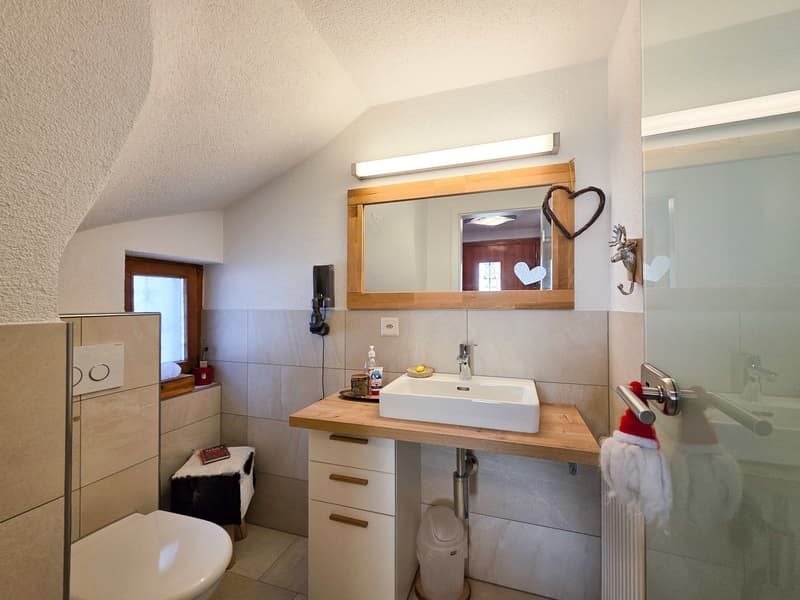 Charmantes 4-Zimmer-Chalet in ruhiger Lage von Kandersteg (13)