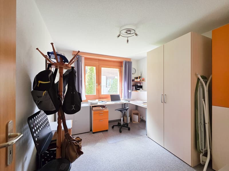 Attraktive 3.5-Zimmer-Erdgeschosswohnung in einem Zweifamilienhaus in Kandersteg (13)