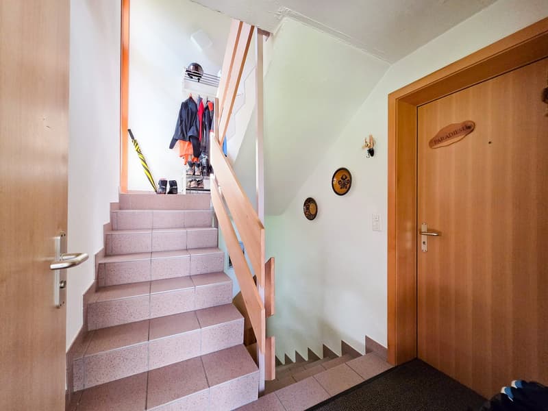 Attraktive 3.5-Zimmer-Erdgeschosswohnung in einem Zweifamilienhaus in Kandersteg (3)
