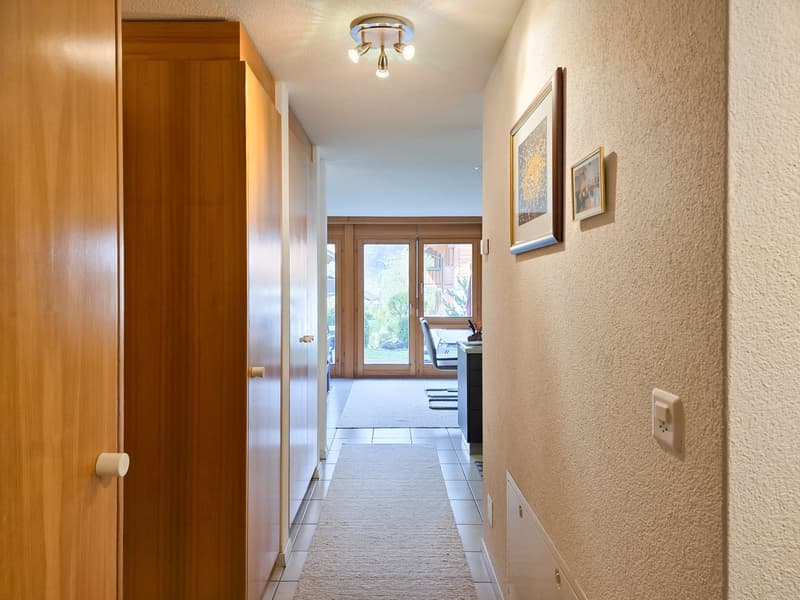 Attraktive 3.5-Zimmer-Erdgeschosswohnung in einem Zweifamilienhaus in Kandersteg (5)