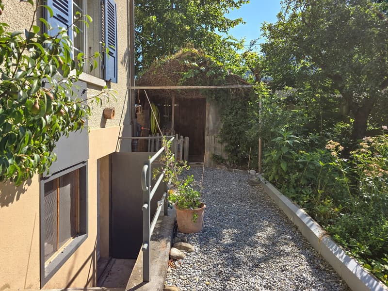 12 Zimmer Wohnhaus (48)