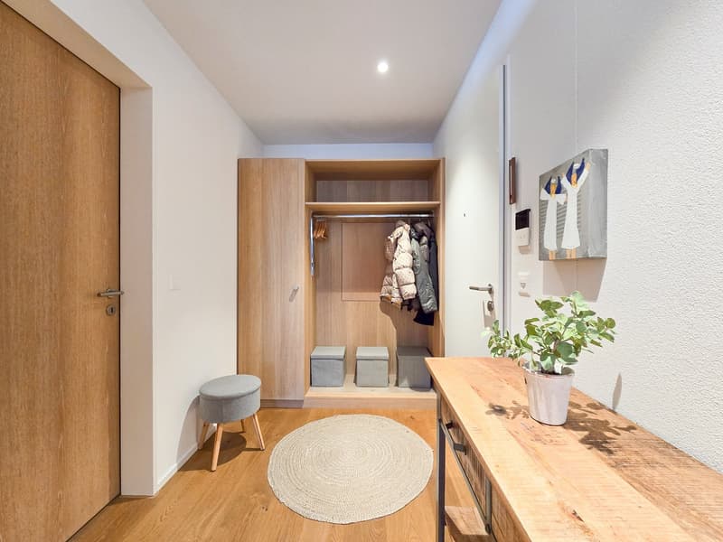 NUR ALS ERSTWOHNSITZ - Moderne 4.5-Zimmer-Wohnung im 1. OG (3)