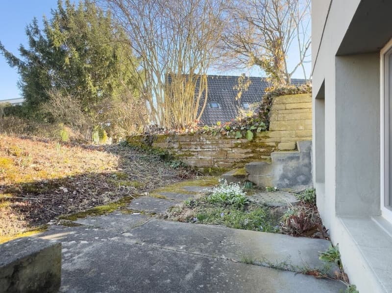Freistehendes 7-Zimmer-Einfamilienhaus mit luxuriösem Wintergarten, schönem Umschwung und Aussenschwimmbad (27)