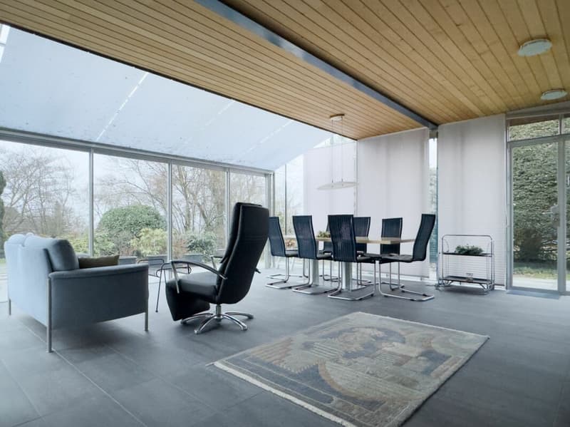 Freistehendes 7-Zimmer-Einfamilienhaus mit luxuriösem Wintergarten, schönem Umschwung und Aussenschwimmbad (15)