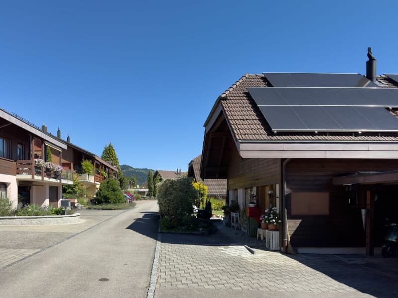 Posizione ideale tra Thun e Berna - circa 15 minuti a Thun, circa 25 minuti a Berna. (30)