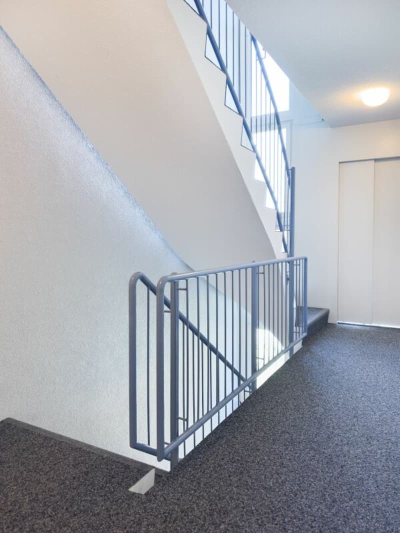 Wohnen in Aare-Nähe: Sonnige 2.5-Zimmerwohnung mit Balkon und Weitsicht (17)
