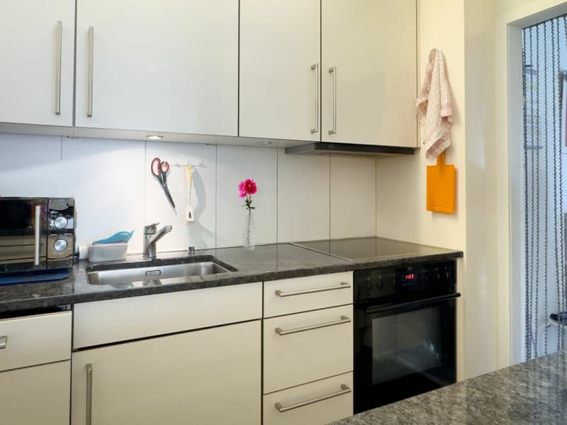 Gemütliche 3-Zimmer-Eigentumswohnung mit Balkon, Keller und Einstellhallenplatz (5)