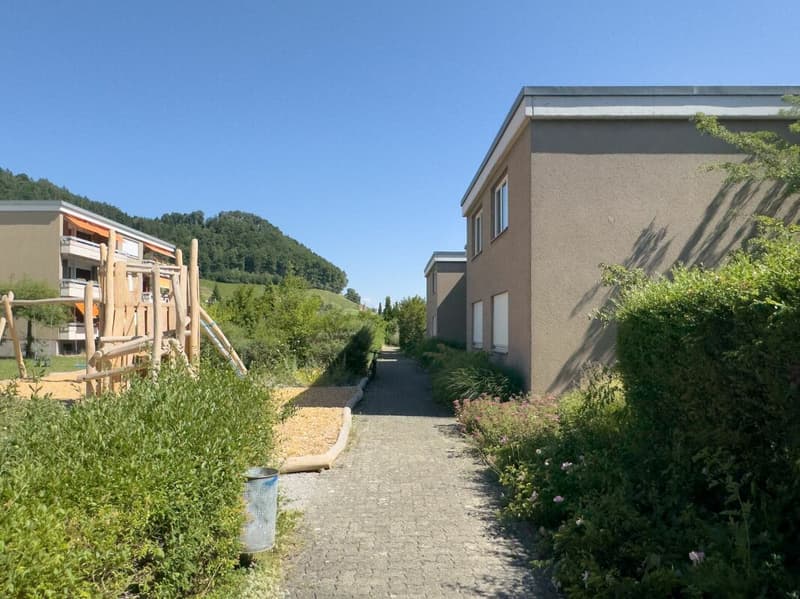 Sonnige 3.5-Zimmer-Eigentumswohnung 80 m² mit Balkon, 19 m² Bastelraum/Studio und Einstellhallenplatz (24)