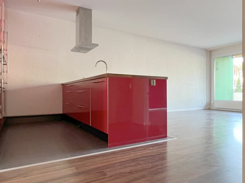 Sonnige 3.5-Zimmer-Eigentumswohnung mit Balkon, Keller und Einstellhallenplatz (4)