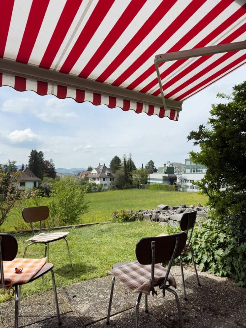 3.5-Zimmer-Reihenhaus, ursprünglich 4.5-Zimmer, mit pflegeleichtem Umschwung, Einzelgarage und schöner Aussichtslage am Tor zur Stadt Thun (9)