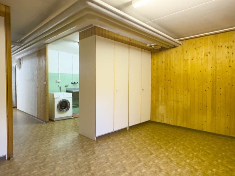 3.5-Zimmer-Reihenhaus, ursprünglich 4.5-Zimmer, mit pflegeleichtem Umschwung, Einzelgarage und schöner Aussichtslage am Tor zur Stadt Thun (18)