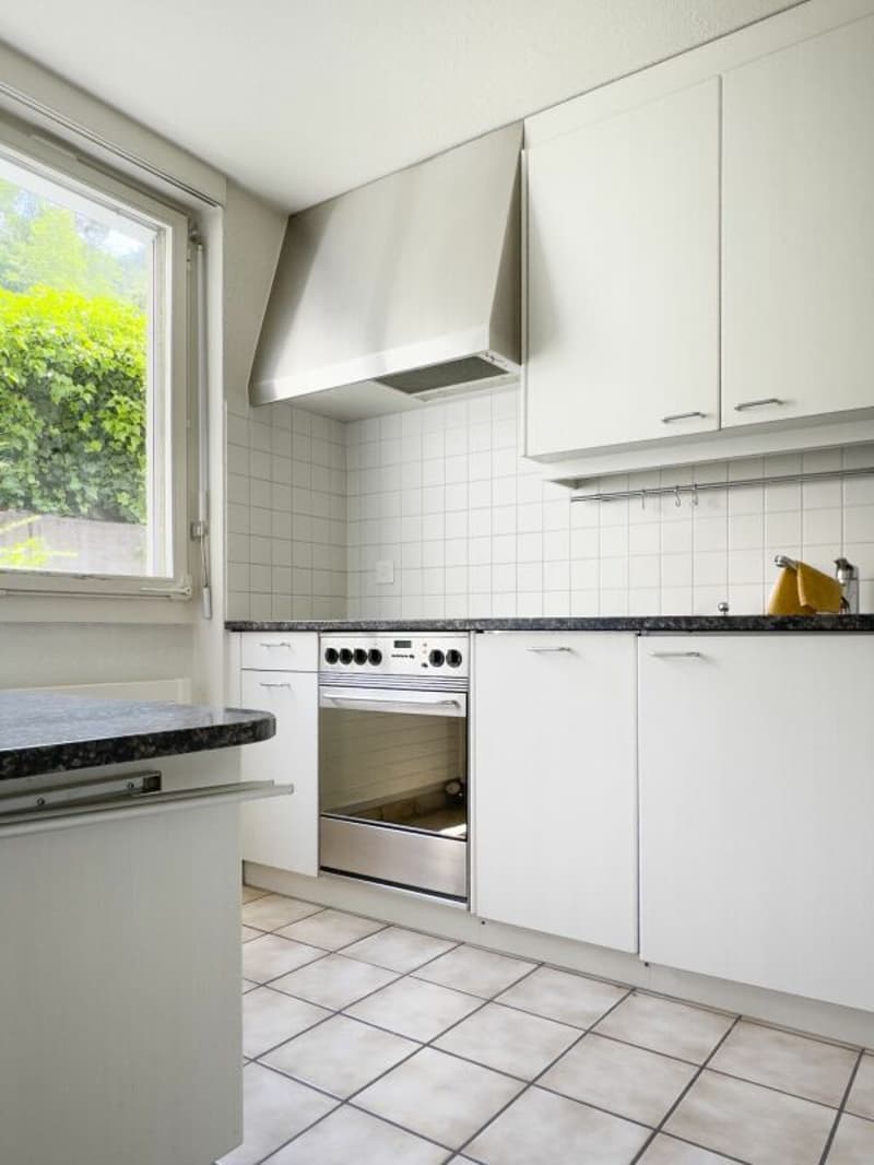 3.5-Zimmer-Reihenhaus, ursprünglich 4.5-Zimmer, mit pflegeleichtem Umschwung, Einzelgarage und schöner Aussichtslage am Tor zur Stadt Thun (6)