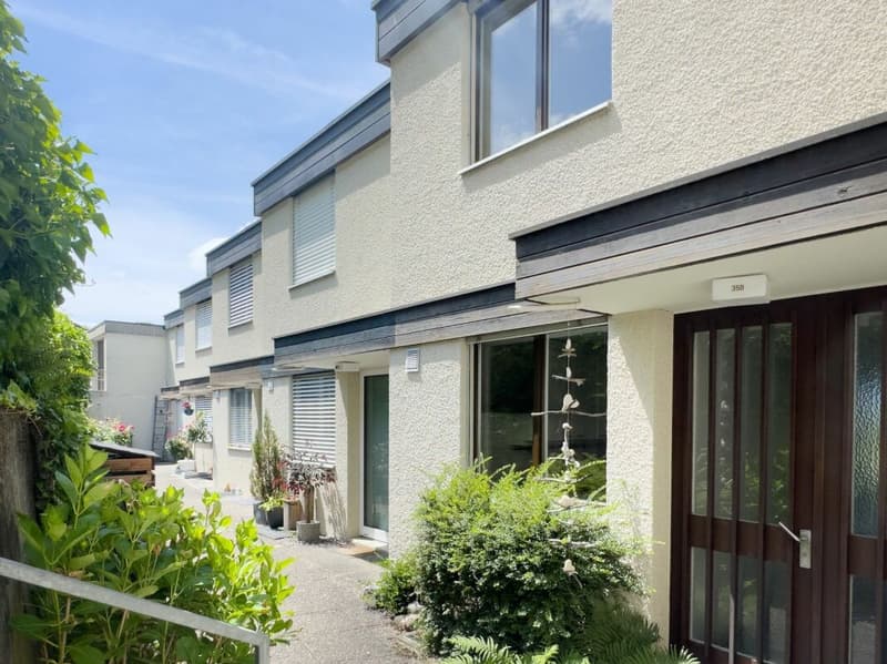 3.5-Zimmer-Reihenhaus, ursprünglich 4.5-Zimmer, mit pflegeleichtem Umschwung, Einzelgarage und schöner Aussichtslage am Tor zur Stadt Thun (1)