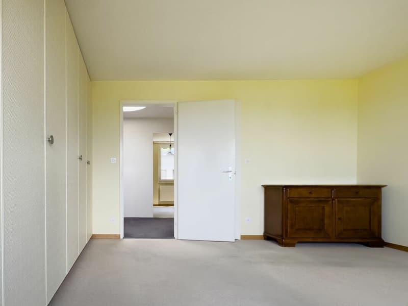 3.5-Zimmer-Reihenhaus, ursprünglich 4.5-Zimmer, mit pflegeleichtem Umschwung, Einzelgarage und schöner Aussichtslage am Tor zur Stadt Thun (16)