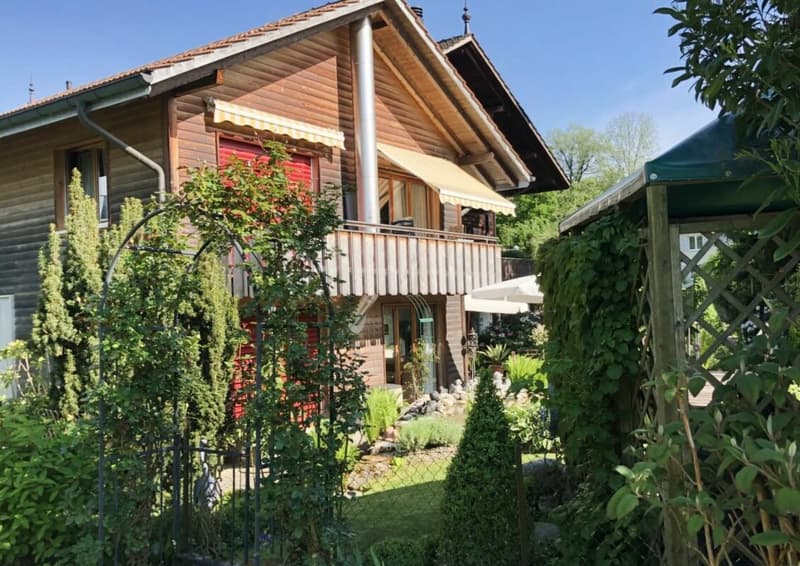 4.5-Zimmer-Doppeleinfamilienhaus an wunderbarer Wohnlage in Burgdorf (2)