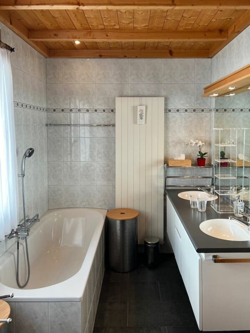 4.5-Zimmer-Doppeleinfamilienhaus an wunderbarer Wohnlage in Burgdorf (16)