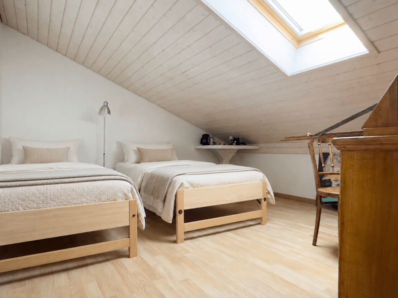 Einseitig angebautes 5.5-Zimmer-Doppeleinfamilienhaus mit pflegeleichtem Umschwung, Aussenparkplatz und Carport (24)