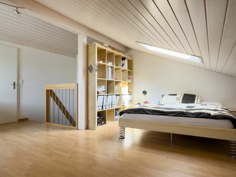 Einseitig angebautes 5.5-Zimmer-Doppeleinfamilienhaus mit pflegeleichtem Umschwung, Aussenparkplatz und Carport (22)