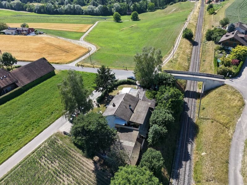 Freistehendes 6.5-Zimmer-Einfamilienhaus mit Wintergarten, Werkstatt und vielseitigen Nebengebäuden (24)