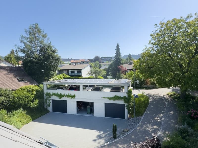 Exklusive Loftwohnung mit sonnigen Aussenräumen, unverbaubarer Aussicht, XXL-Garage und gedecktem Aussenparkplatz (19)
