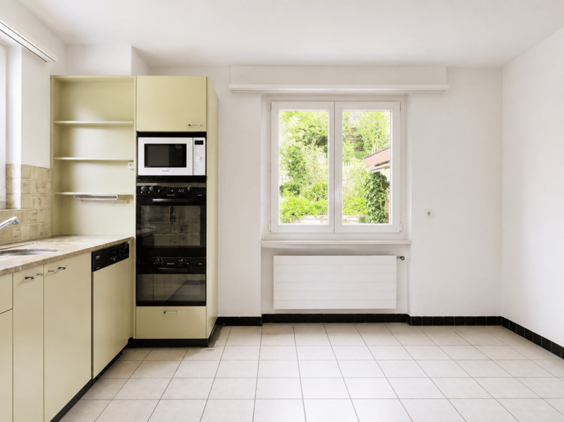 Freistehendes 6-Zimmer-Einfamilienhaus mit schöner Gartenanlage, Balkon, Garage und Vorplatz mit Parkplatzmöglichkeiten (8)