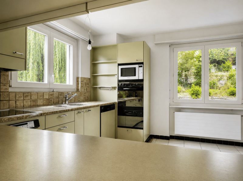 Freistehendes 6-Zimmer-Einfamilienhaus mit schöner Gartenanlage, Balkon, Garage und Vorplatz mit Parkplatzmöglichkeiten (6)