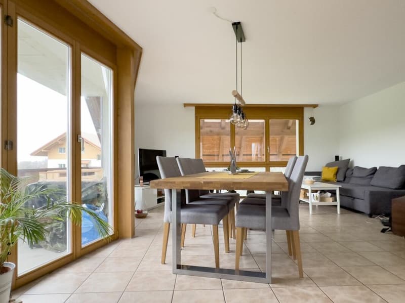 Grosszügige 3.5-Zimmerwohnung in ländlicher Umgebung mit Balkon und Gartenanteil (5)