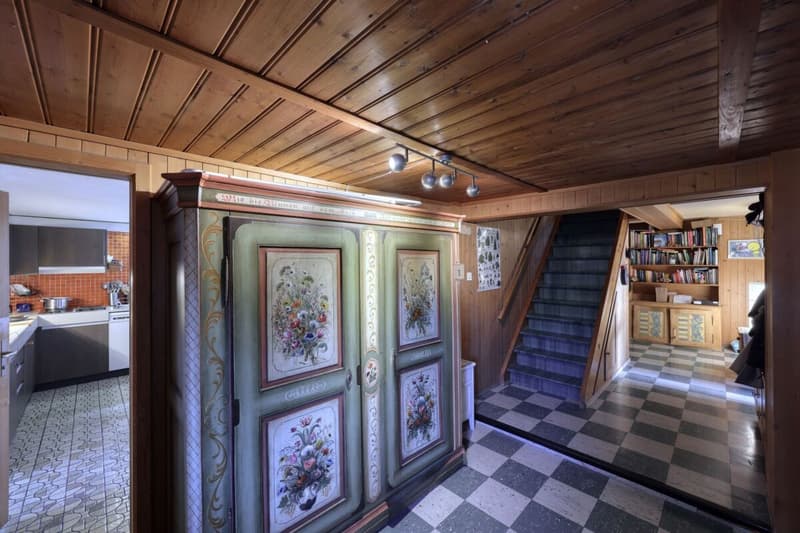 Casa residenziale storica con possibilità di sviluppo (8)