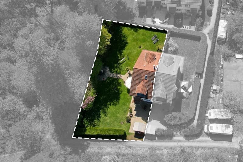 Familienfreundliches 5.5-Zimmer-Doppeleinfamilienhaus mit idyllischem Umschwung und Erweiterungspotenzial (2)