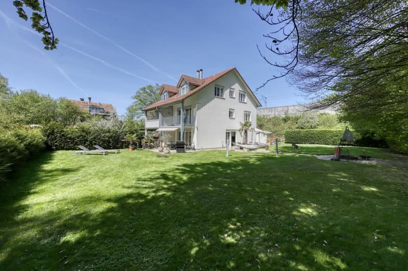 Familienfreundliches 5.5-Zimmer-Doppeleinfamilienhaus mit idyllischem Umschwung und Erweiterungspotenzial (3)