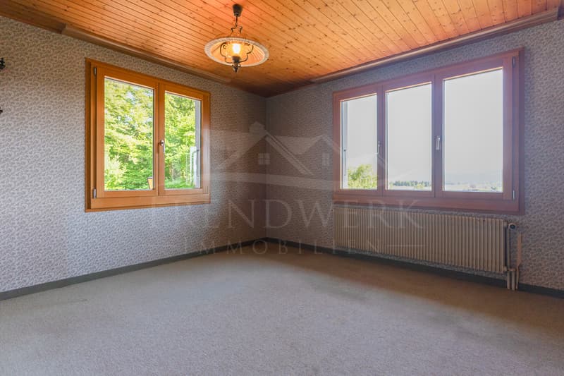 6.5-Zimmer-Einfamilienhaus mit unverbaubarer Aussicht in Rüfenacht (4)