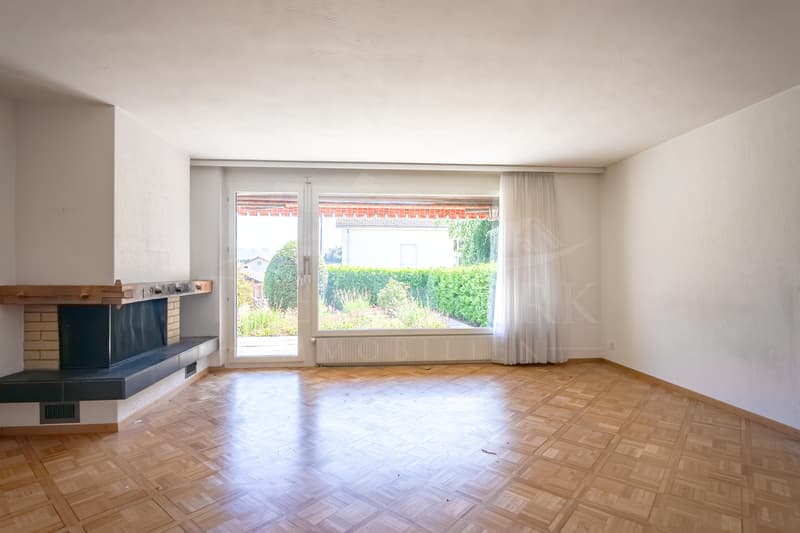 4-Zimmer-Doppeleinfamilienhaus mit sonnigem Garten und Garage in Worb (2)
