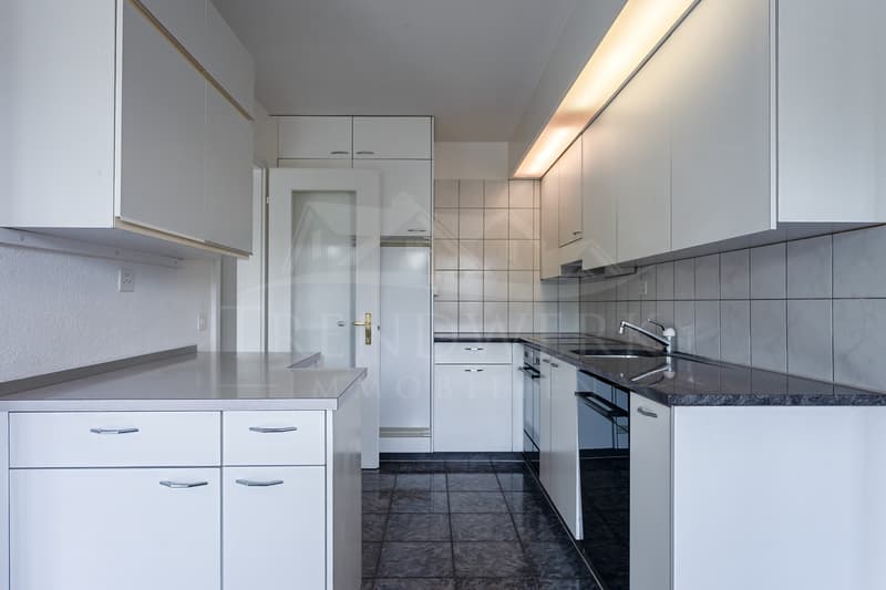 Grosszügige 6.5-Zimmer-Eigentumswohnung an ruhiger Lage in Rüfenacht (3)