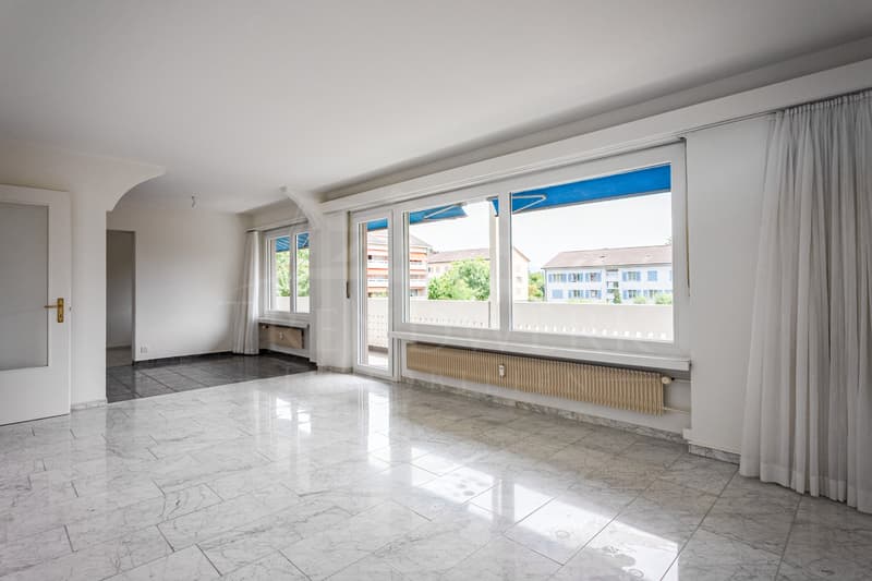 Grosszügige 6.5-Zimmer-Eigentumswohnung an ruhiger Lage in Rüfenacht (2)