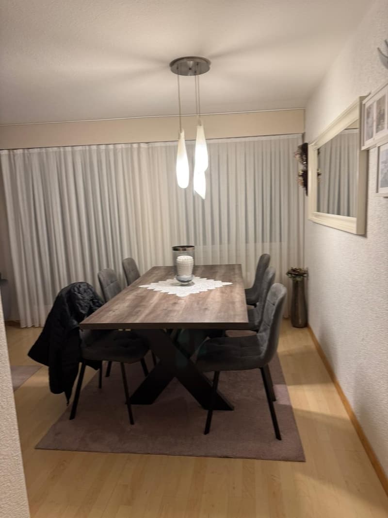 Helle 4.5-Zimmer-Wohnung im 4. Stock an zentraler Lage in Grenchen (2)