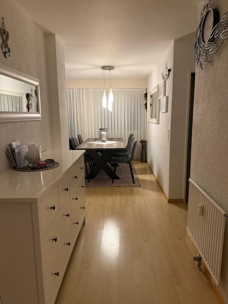 Helle 4.5-Zimmer-Wohnung im 4. Stock an zentraler Lage in Grenchen (3)