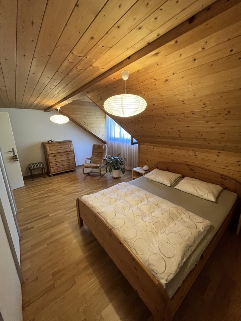 Charmante 3.5-Zimmer-Dachwohnung im 4. Obergeschoss in Meiringen (4)