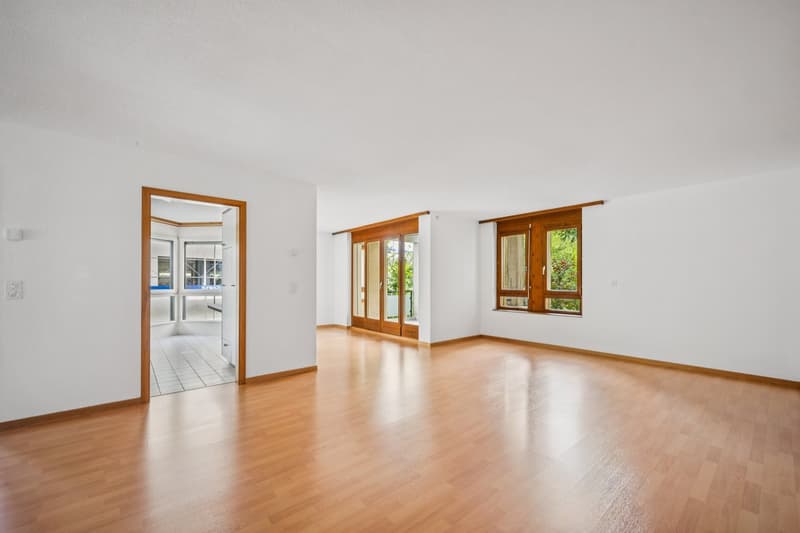 Helle 4.5-Zimmer-Wohnung im 1. Obergeschoss an zentraler Lage in Meiringen (4)
