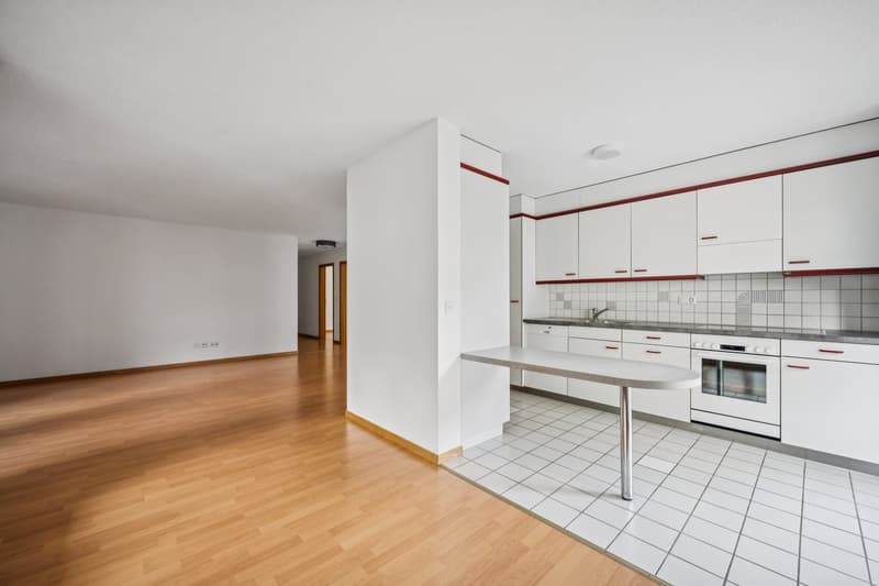 Helle 4.5-Zimmer-Wohnung im 1. Obergeschoss an zentraler Lage in Meiringen (2)