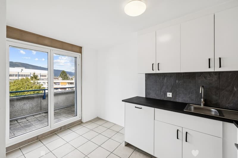 Neu renovierte 4.5-Zimmerwohnung mit modernem Komfort und sonnigem Terassenbalkon (6)
