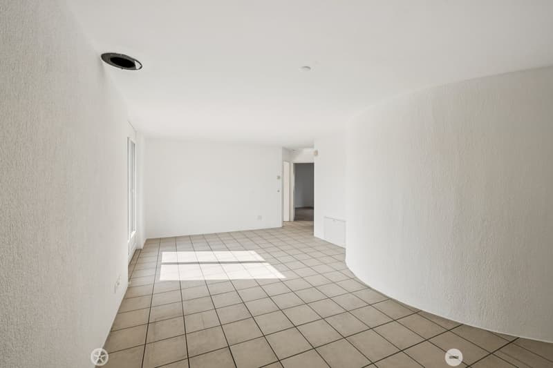 Neu renovierte 4.5-Zimmerwohnung mit modernem Komfort und sonnigem Terassenbalkon (7)