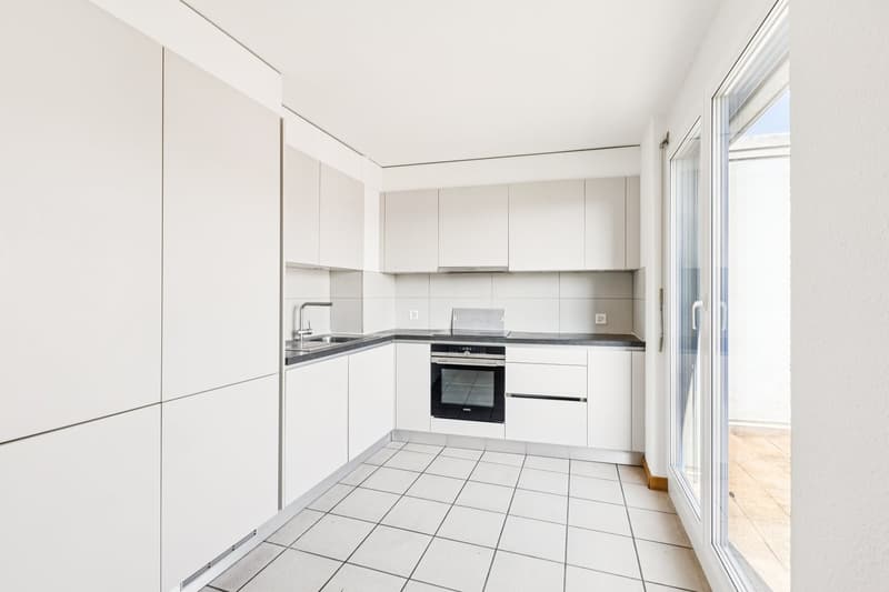 Magnifique appartement rénové de 5,5 pièces avec grande terrasse et vue dégagée à Bienne (6)