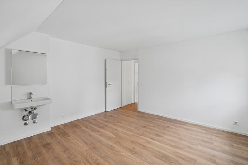 Wohnen auf höchstem Niveau Traumhafte 4.5-Zimmer-Maisonette nach Totalsanierung (6)