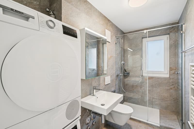 Wohnen auf höchstem Niveau Traumhafte 4.5-Zimmer-Maisonette nach Totalsanierung (9)