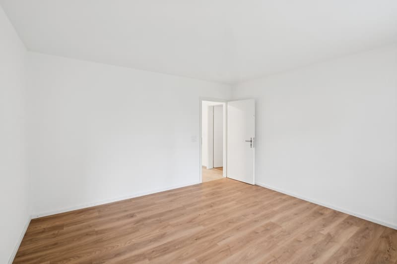 Charmante 2.5-Zimmerwohnung mit Gartensitzplatz Wohnen in neuer Qualität (2)