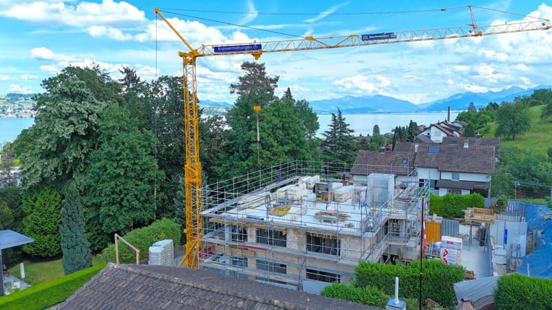 DIE KRÖNUNG DES HAUSES NIMMT FORM AN - DACHWOHNUNG IM BAU (2)